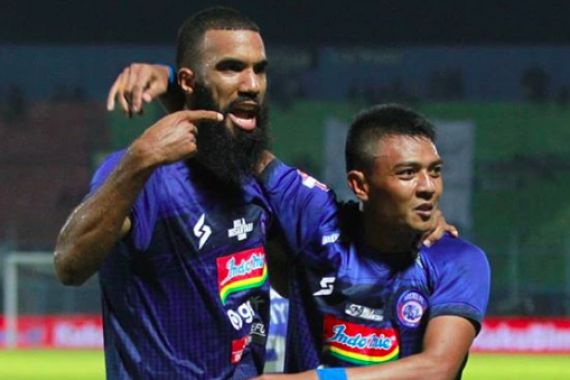 Arema FC 2 vs 0 PSM Makassar: Singo Edan Tembus Lima Besar - JPNN.COM