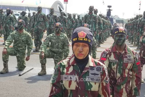 HUT TNI Satu Perempuan Bakal Bertarung dengan Empat Prajurit - JPNN.COM