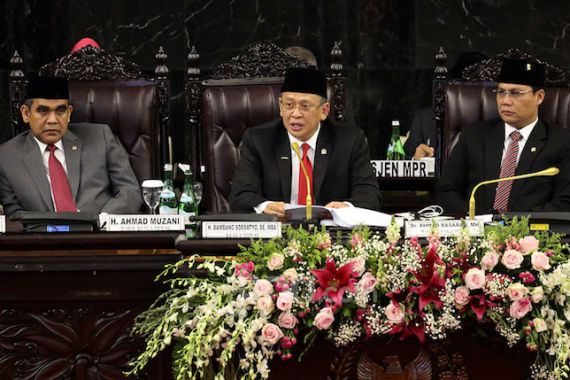 Pimpinan MPR Kumpulkan Panglima TNI, Kapolri dan KaBIN demi Pelantikan Jokowi - JPNN.COM