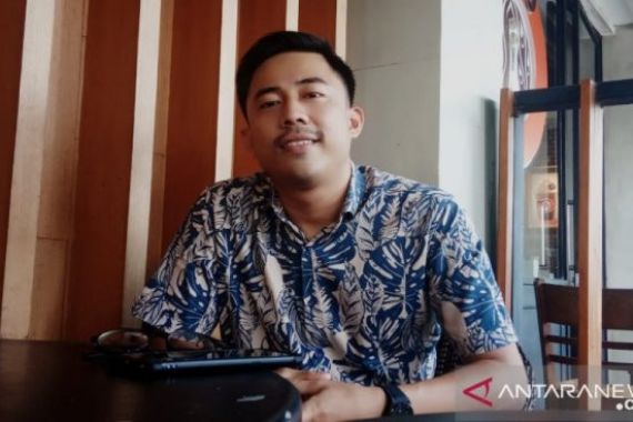 Profil Renaldi Saputra: Sempat jadi Pengamen, Kini Wakil Rakyat Termuda - JPNN.COM