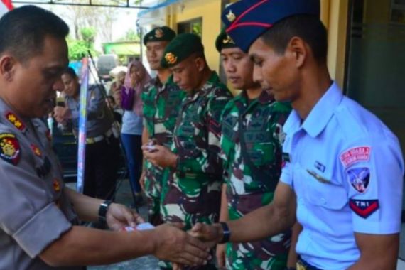 Polres Beri Layanan SIM Gratis untuk Anggota TNI - JPNN.COM