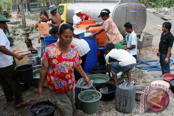 Masyarakat Pesisir Selatan Banten Akhirnya Merasakan Bantuan Air Bersih - JPNN.COM