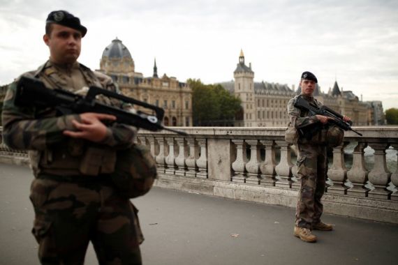Prancis Kerahkan 100 Ribu Polisi untuk Paksa Warga Tinggal di Rumah - JPNN.COM