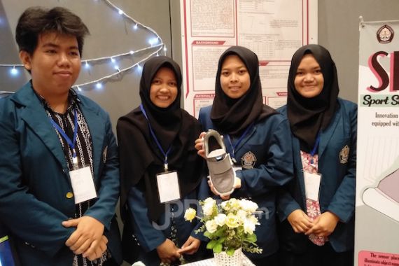Indonesia Inventors Day: Ada Sepatu Khusus Diagnosis Gula Darah tanpa Sayatan - JPNN.COM