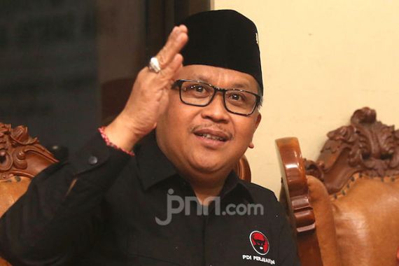 Hasto Kristiyanto Dapat Informasi soal Menteri Kabinet Kerja II - JPNN.COM