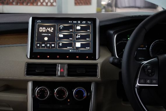 Head Unit Baru Khusus Mitsubishi Xpander Dibanderol Rp 6 Juta, Telisik Spesifikasinya - JPNN.COM