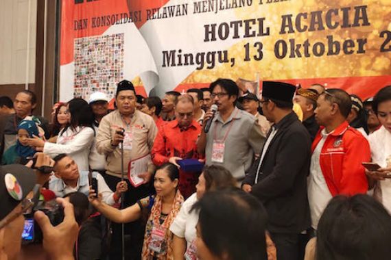 Aliansi Relawan Jokowi Usulkan Haidar Alwi Jadi Menteri BUMN - JPNN.COM