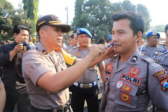 Ini Akibatnya jika Anggota Polres Kediri Pelihara Kumis - JPNN.COM