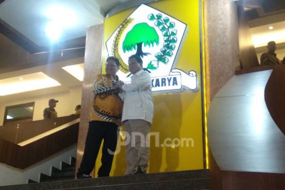 Sowan ke DPP Golkar, Prabowo: Saya Kembali ke Almamater - JPNN.COM