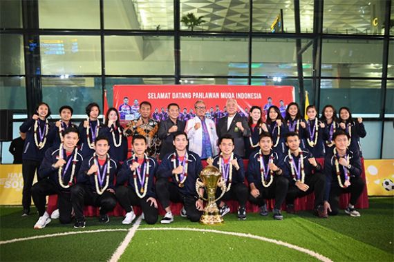 Raden Isnanta Jemput Juara Dunia Badminton Junior 2019 - JPNN.COM