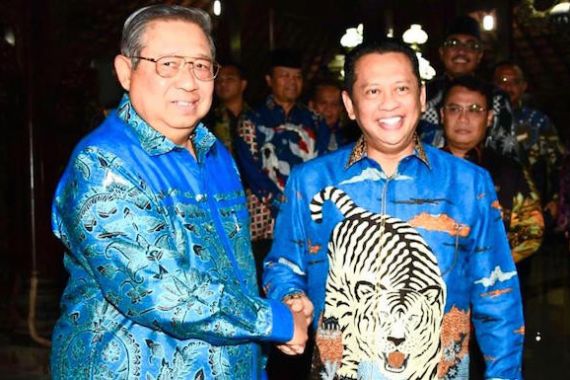 Bamsoet: Kesediaan Pak SBY dan Ibu Megawati Hadiri Pelantikan Presiden Bukti Pemimpin Bangsa Kompak - JPNN.COM