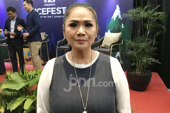 Ibunda Vina Panduwinata Bakal Dimakamkan di Bogor Siang Ini - JPNN.COM