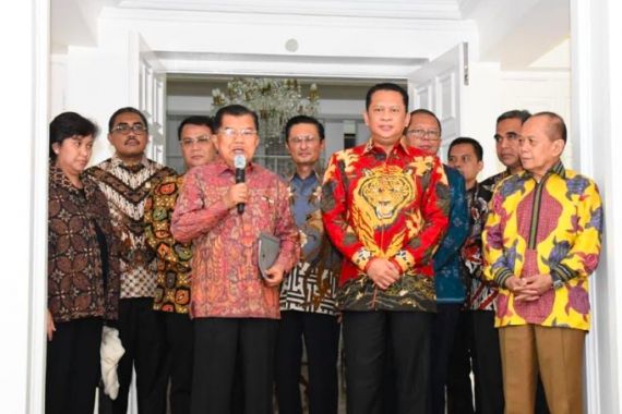 Jusuf Kalla Pastikan Hadir di Prosesi Pelantikan Presiden dan Wapres Baru - JPNN.COM