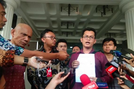 Ssstt...Novel Baswedan Titipkan Dokumen Penting untuk Pak Jokowi Sebelum Pelantikan Presiden - JPNN.COM