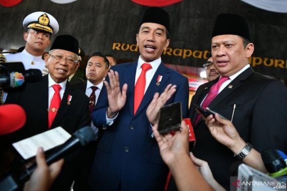 Jokowi Tunjuk Jubir dan 7 Pembantunya Jelang Pembentukan Kabinet Baru - JPNN.COM