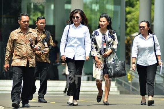 Misteri Pertemuan Bupati Minahasa Selatan dengan Airlangga di Istana - JPNN.COM