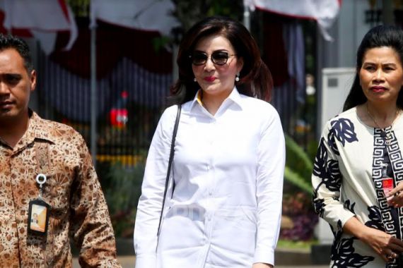  Ini Profil Bupati Minahasa Selatan, Perempuan Cantik yang Mendadak Datang ke Istana Negara - JPNN.COM