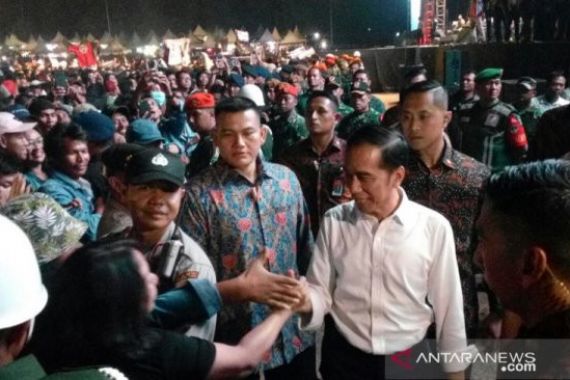 Usai Dilantik, Presiden Jokowi Menonton Konser Musik untuk Republik - JPNN.COM