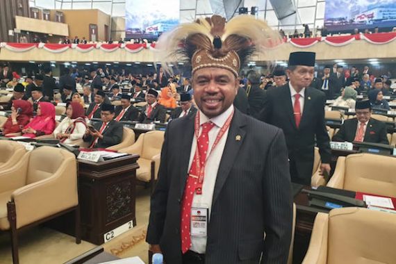 Catatan dan Harapan Senator Papua Barat kepada Presiden Jokowi - JPNN.COM