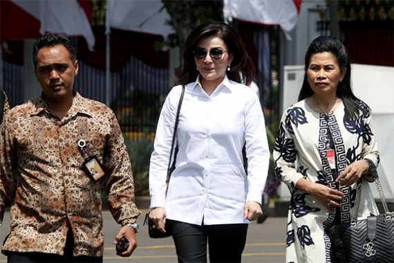 Tetty Paruntu Batal Menghadap Jokowi Setelah Ketemu Airlangga Hartarto - JPNN.COM