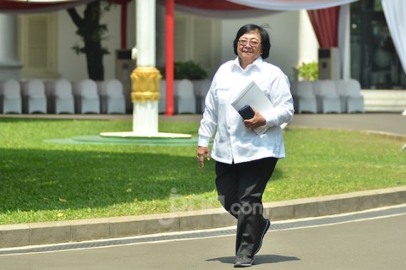 Info dari Istana: Inilah Penugasan Presiden Jokowi untuk Bu Siti Nurbaya - JPNN.COM