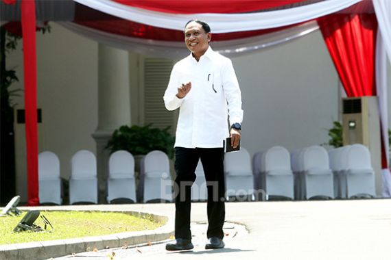 Zainudin Amali Tersenyum Usai Bicara soal Pemuda dan Olahraga dengan Jokowi - JPNN.COM