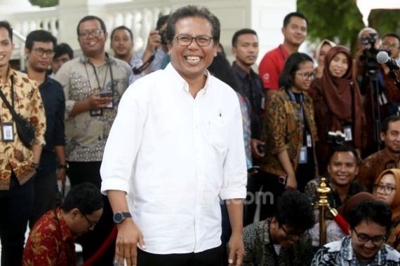 Jokowi Monitor Pencopotan Ronny Sompie - JPNN.COM