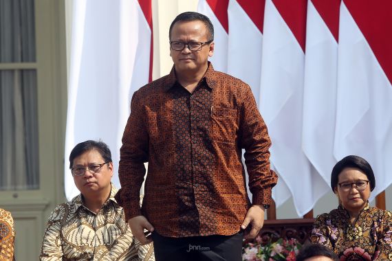 Merdeka! Menteri Edhy Prabowo Senandungkan Lagu Karya Gombloh untuk HUT RI - JPNN.COM
