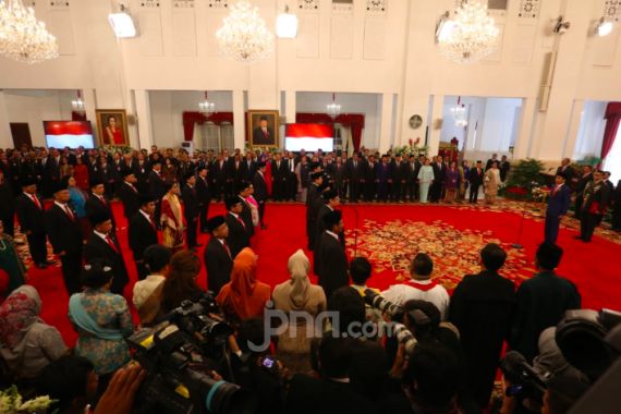 Sederet Tantangan Jokowi usai Pembentukan Kabinet Indonesia Maju - JPNN.COM