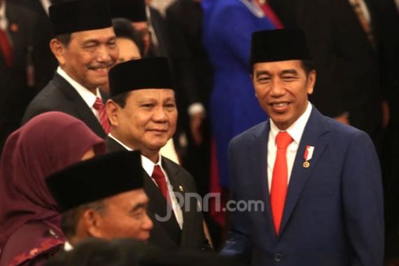 Jokowi Pimpin Upacara di TMP Kalibata, Prabowo Ikut Peringatan di Yogyakarta - JPNN.COM