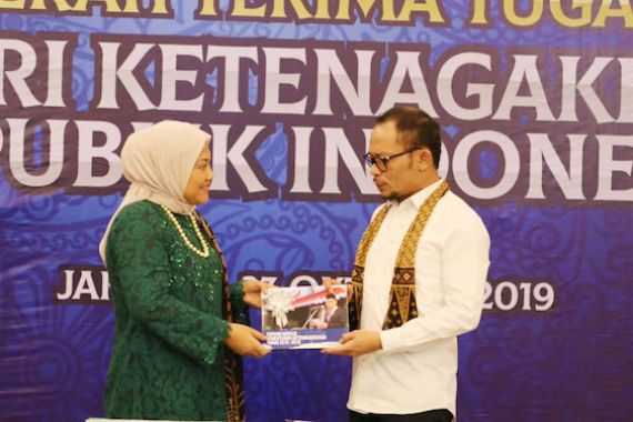 Menaker Ida Fauziyah Siap Lanjutkan Program Ketenagakerjaan Hanif Dhakiri - JPNN.COM