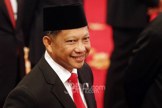 Sidang Kabinet Perdana, Ini Tugas Jokowi untuk Mendagri Tito - JPNN.COM