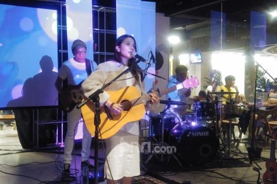 Nadya Fatira Ungkap Cerita di Balik Lagu 'Dia' - JPNN.COM