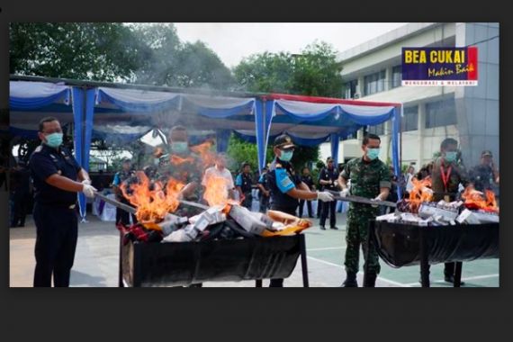 Barang-barang Senilai Rp 740 Juta itu Dibakar Habis - JPNN.COM