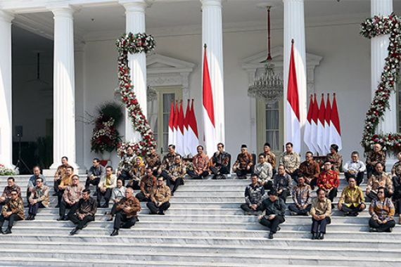 Jokowi Mania Nilai Kinerja 10 Menteri Ini Sangat Buruk - JPNN.COM