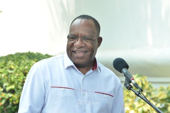 Please, Jangan Ragukan Kemampuan Wakil Menteri Asal Papua Ini - JPNN.COM
