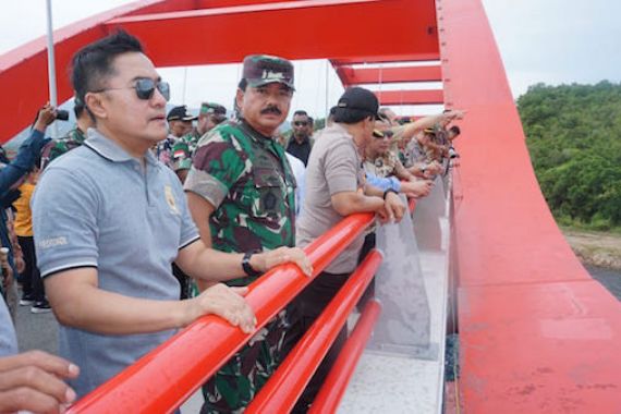 Panglima TNI Tinjau Jembatan Merah di Jayapura - JPNN.COM