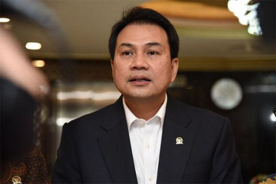 Azis Syamsuddin Puji Komitmen TNI Buru Prajurit Pembelot ke KKB - JPNN.COM