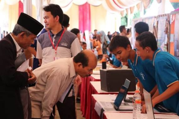 STEMS Expo jadi Ajang Siswa Fatih Bilingual School Mengaplikasikan Teori - JPNN.COM