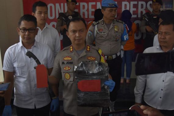 Jasad Pria yang Ditemukan di Tol Bocimi Dibunuh Sepasang Kekasih - JPNN.COM