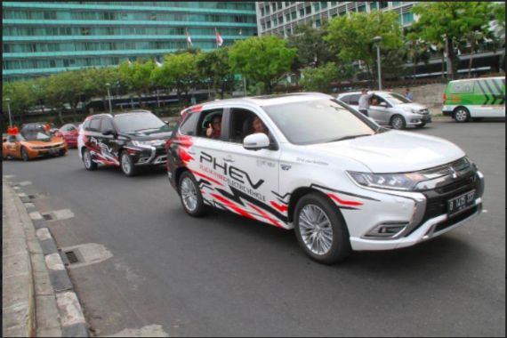 Cara Mitsubishi Dukung Perkembangan Mobil Listrik di Jakarta - JPNN.COM