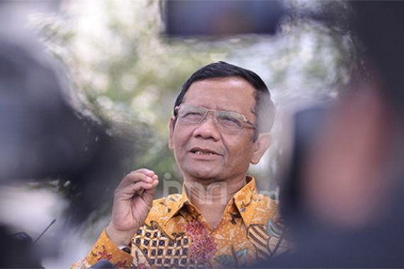 Selesai Rakor Bareng Menteri, Mahfud MD Singgung Kewenangan Veto Menko Polhukam - JPNN.COM