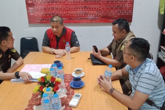 Kejagung Tangkap Buronan Kasus Bank Century di Sebuah Rumah Makan - JPNN.COM