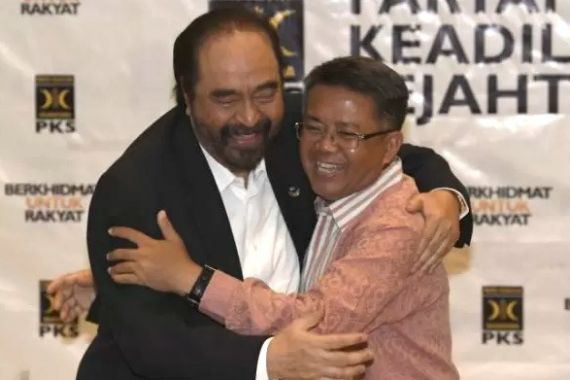 Surya Paloh dan Sohibul PKS Berpelukan Ala Teletubbies, Kesannya Ada Cinta Tertukar - JPNN.COM