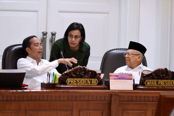 Ratas Ekonomi Perdana, Jokowi Beri Pesan Khusus ke Menteri Luar Negeri - JPNN.COM