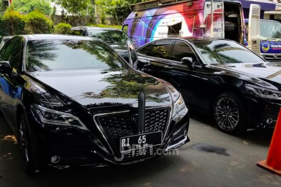 Para Pejabat Negara Sudah Pakai Mobil Dinas Baru, Nih Tampilannya - JPNN.COM