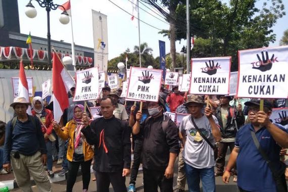 Jika Tarif Cukai Rokok Naik, Ribuan Petani Tembakau Bakal Demo ke Jakarta Temui Jokowi - JPNN.COM