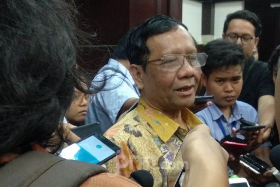 Mahfud MD Tantang KPK Bongkar Kasus Korupsi Besar : Jangan Hanya OTT Kecil - JPNN.COM