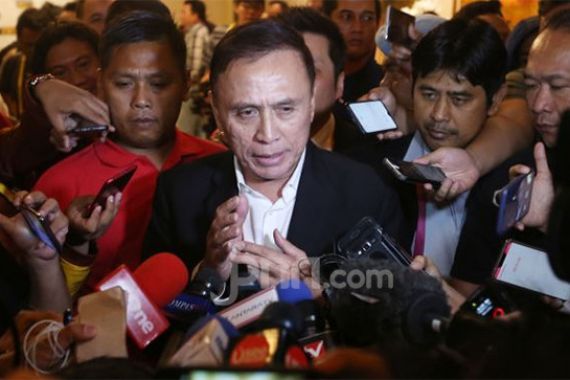 Jelang Kongres, Iwan Bule Ditinggal Sendiri di Tengah 'Hutan Belantara' PSSI - JPNN.COM