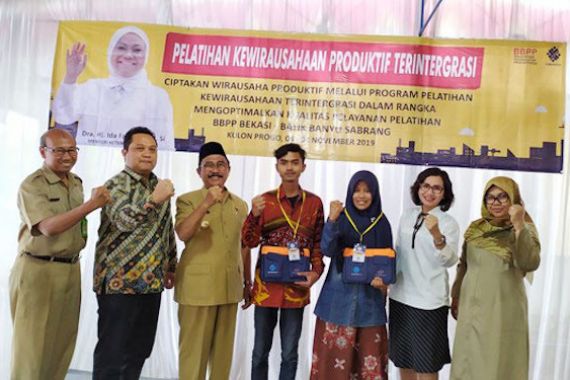 Puluhan Masyarakat Kulon Progo Ikuti Pelatihan Wirausaha Batik - JPNN.COM